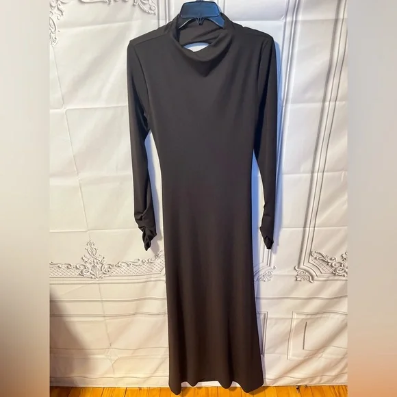 NWT ZARA VIRAL OPEN-BACK CREPE DRESS 
🚨FIRM PRICE NO DISCOUNT  ON THIS DRESS - Picture 6 of 16